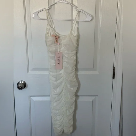 Oh Polly Ivory Ruched Midi Dress size 4 - Picture 3 of 4